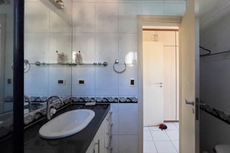 Apartamento para alugar com 252m², 3 quartos e 4 vagas Apartamento para alugar com 252m², 3 quartos e 4 vagasBanheiro do quarto 1