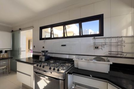 Apartamento para alugar com 252m², 3 quartos e 4 vagas Apartamento para alugar com 252m², 3 quartos e 4 vagasCozinha