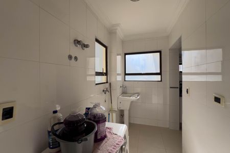 Apartamento para alugar com 252m², 3 quartos e 4 vagas Apartamento para alugar com 252m², 3 quartos e 4 vagasÁrea de serviço