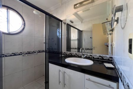 Banheiro do quarto 1 de apartamento para alugar com 3 quartos, 252m² em Vila Monumento, São Paulo