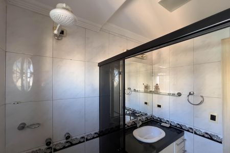 Apartamento para alugar com 252m², 3 quartos e 4 vagas Apartamento para alugar com 252m², 3 quartos e 4 vagasBanheiro do quarto 1