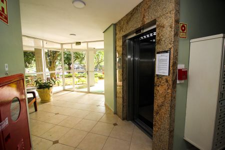 Apartamento à venda com 80m², 3 quartos e 1 vagaÁrea comum - Hall de entrada