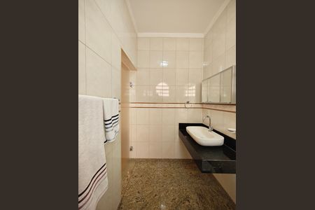 Casa à venda com 132m², 2 quartos e 2 vagasBanheiro da Suíte