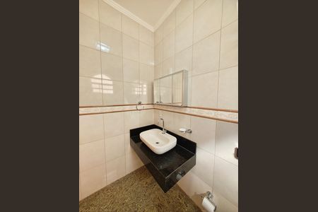 Casa à venda com 132m², 2 quartos e 2 vagasBanheiro da Suíte