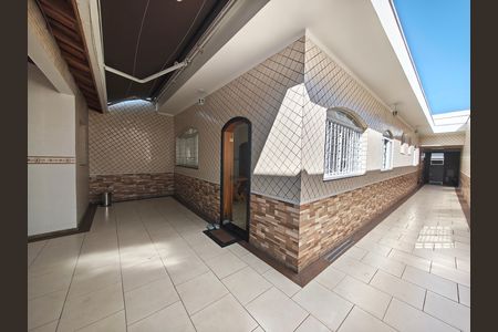 Casa à venda com 132m², 2 quartos e 2 vagasQuintal