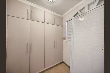 Casa à venda com 132m², 2 quartos e 2 vagasQuarto de serviço