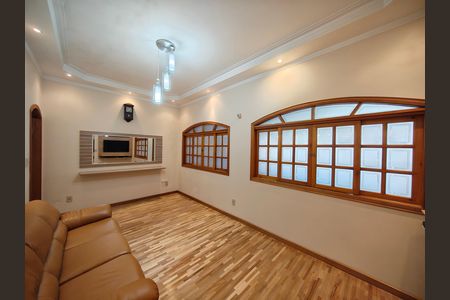 Casa à venda com 132m², 2 quartos e 2 vagasSala