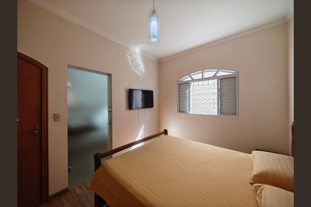 Casa à venda com 132m², 2 quartos e 2 vagasSuíte 
