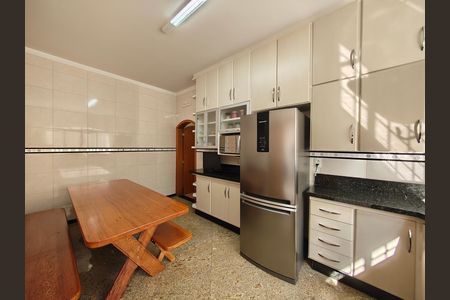 Casa à venda com 132m², 2 quartos e 2 vagasCozinha