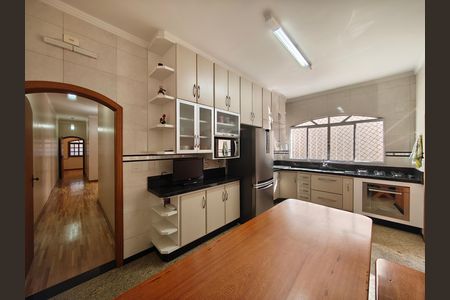 Casa à venda com 132m², 2 quartos e 2 vagasCozinha 