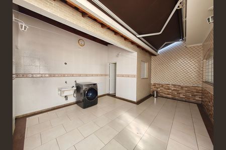 Casa à venda com 132m², 2 quartos e 2 vagasQuintal