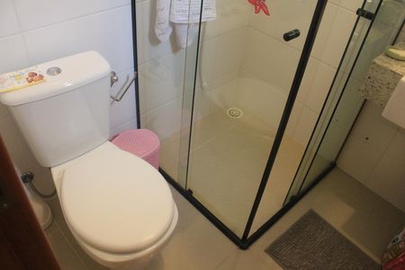 Casa de condomínio à venda com 114m², 2 quartos e 2 vagasBanheiro da Suíte 1