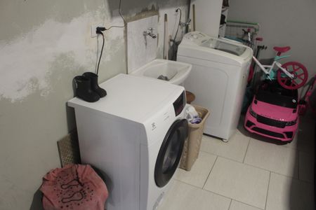 Casa de condomínio à venda com 114m², 2 quartos e 2 vagasÁrea de Serviço