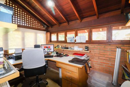 Casa de condomínio à venda com 319m², 3 quartos e 4 vagas
