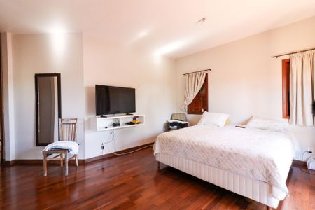 Casa de condomínio à venda com 319m², 3 quartos e 4 vagas