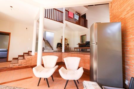 Casa de condomínio à venda com 319m², 3 quartos e 4 vagas