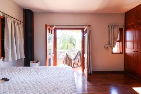 Casa de condomínio à venda com 319m², 3 quartos e 4 vagas