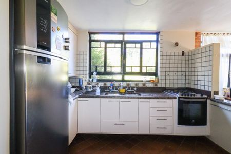 Casa de condomínio à venda com 319m², 3 quartos e 4 vagas