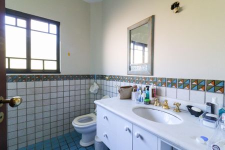 Casa de condomínio à venda com 319m², 3 quartos e 4 vagas