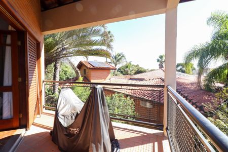 Casa de condomínio à venda com 319m², 3 quartos e 4 vagas