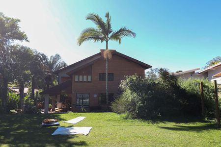 Casa de condomínio à venda com 319m², 3 quartos e 4 vagas