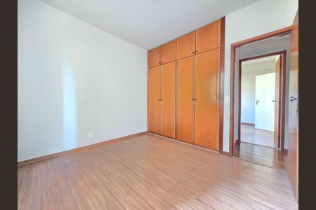 Quarto 2 de apartamento para alugar com 2 quartos, 72m² em Funcionários, Belo Horizonte