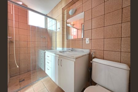 Banheiro da Suíte de apartamento para alugar com 2 quartos, 72m² em Funcionários, Belo Horizonte