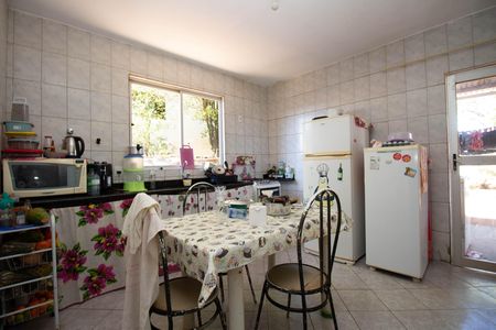 Casa à venda com 735m², 4 quartos e 3 vagasCozinha