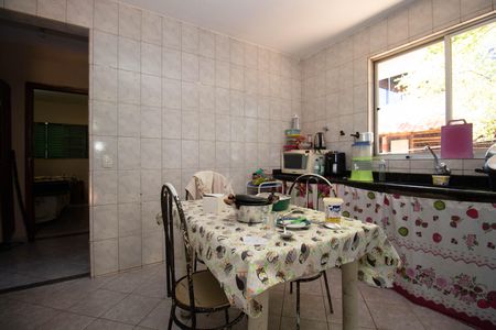 Casa à venda com 735m², 4 quartos e 3 vagasCozinha