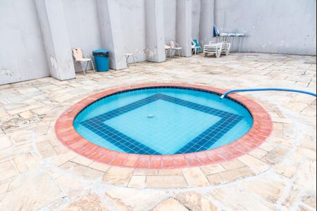Apartamento à venda com 42m², 2 quartos e 1 vaga Apartamento à venda com 42m², 2 quartos e 1 vagaÁrea comum - Piscina