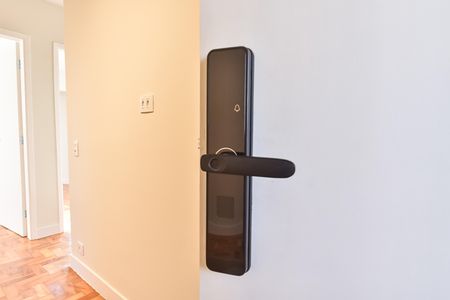 Apartamento à venda com 42m², 2 quartos e 1 vaga Apartamento à venda com 42m², 2 quartos e 1 vagaFechadura digital