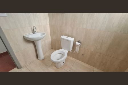 Casa para alugar com 350m², 3 quartos e 3 vagasBanheiro