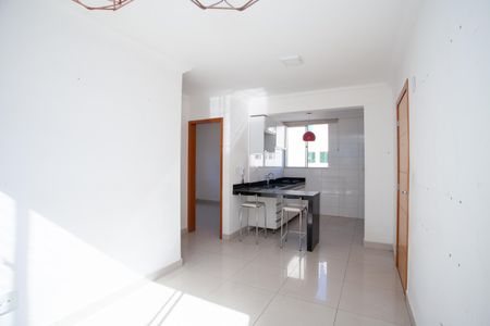 Sala de apartamento à venda com 2 quartos, 58m² em Cabral, Contagem
