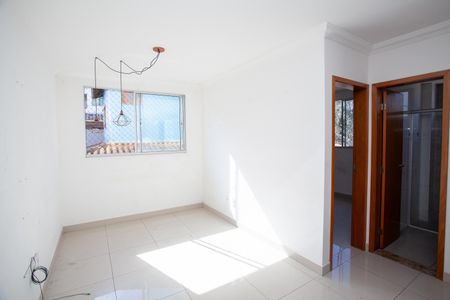 Sala de apartamento à venda com 2 quartos, 58m² em Cabral, Contagem