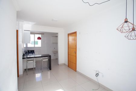 Sala de apartamento à venda com 2 quartos, 58m² em Cabral, Contagem