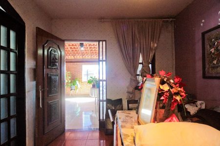 Casa à venda com 230m², 1 quarto e 2 vagasSala