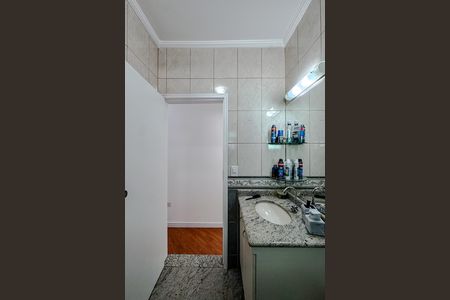 Casa à venda com 258m², 4 quartos e 7 vagas Casa à venda com 258m², 4 quartos e 7 vagasBanheiro
