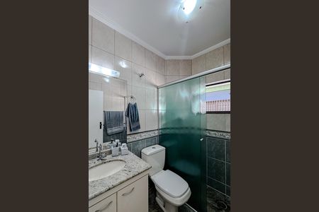 Casa à venda com 258m², 4 quartos e 7 vagas Casa à venda com 258m², 4 quartos e 7 vagasBanheiro