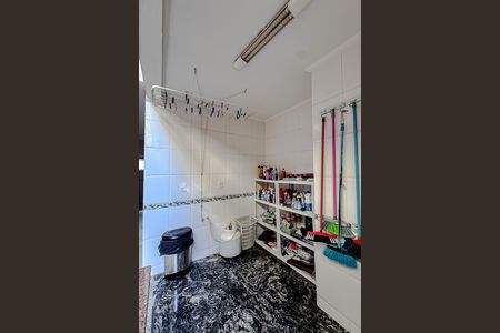 Casa à venda com 258m², 4 quartos e 7 vagas Casa à venda com 258m², 4 quartos e 7 vagasÁrea de Serviço
