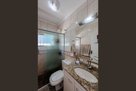 Casa à venda com 258m², 4 quartos e 7 vagas Casa à venda com 258m², 4 quartos e 7 vagasBanheiro da Suíte 2