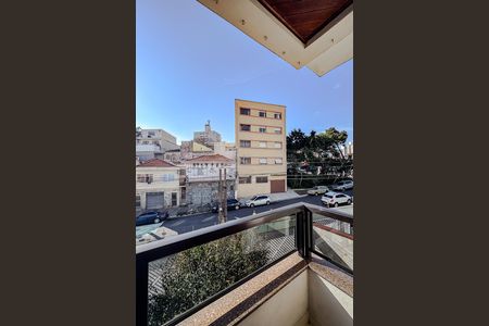 Casa à venda com 258m², 4 quartos e 7 vagas Casa à venda com 258m², 4 quartos e 7 vagasQuarto 2 - Varanda