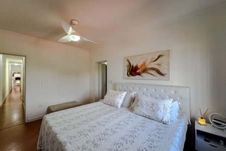 Casa à venda com 258m², 4 quartos e 7 vagas Casa à venda com 258m², 4 quartos e 7 vagasQuarto 1 - Suíte
