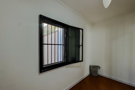 Casa à venda com 258m², 4 quartos e 7 vagas Casa à venda com 258m², 4 quartos e 7 vagasQuarto 4