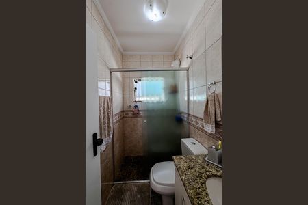 Casa à venda com 258m², 4 quartos e 7 vagas Casa à venda com 258m², 4 quartos e 7 vagasBanheiro da Suíte 2