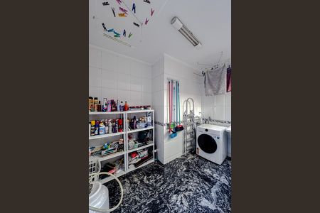 Casa à venda com 258m², 4 quartos e 7 vagas Casa à venda com 258m², 4 quartos e 7 vagasÁrea de Serviço