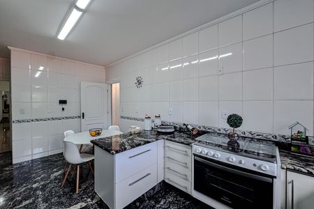 Casa à venda com 258m², 4 quartos e 7 vagas Casa à venda com 258m², 4 quartos e 7 vagasCozinha