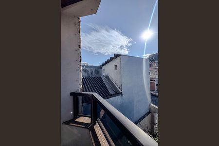 Casa à venda com 258m², 4 quartos e 7 vagas Casa à venda com 258m², 4 quartos e 7 vagasQuarto 2 - Varanda