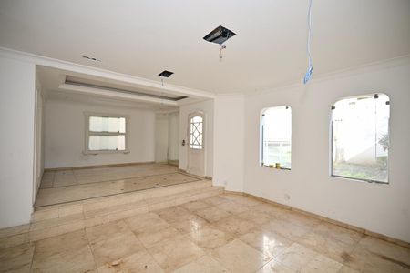 Sala de casa à venda com 4 quartos, 395m² em Paraisópolis, São Paulo