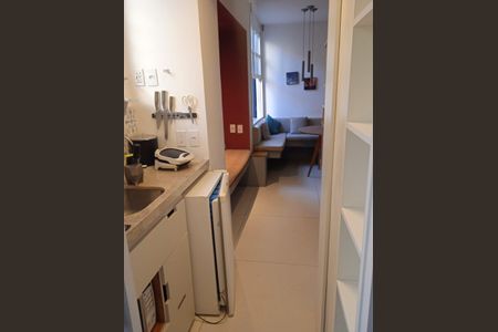 Cozinha de kitnet/studio à venda com 1 quarto, 24m² em República, São Paulo