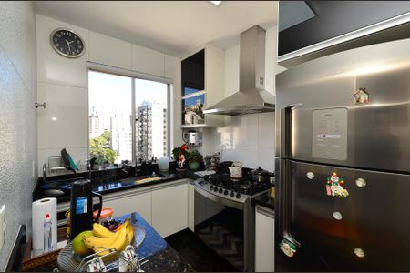 Cozinha de apartamento à venda com 3 quartos, 91m² em São Lucas, Belo Horizonte